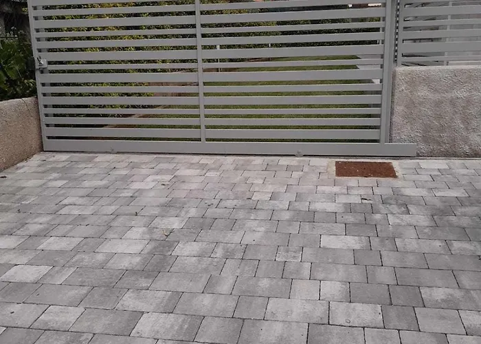 Apartamento Arena-nuovo, Moderno Con Piscina *