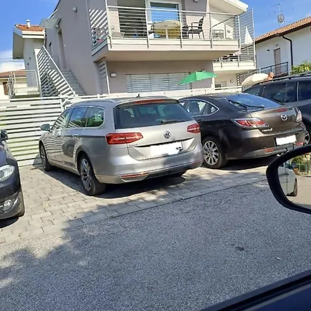 Arena-nuovo, Moderno Con Piscina Apartman