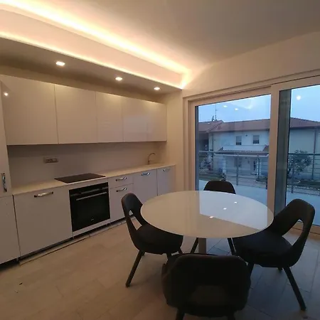 Arena-nuovo, Moderno Con Piscina Διαμέρισμα *