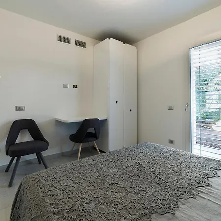 Διαμέρισμα Arena-nuovo, Moderno Con Piscina Λατζίζε